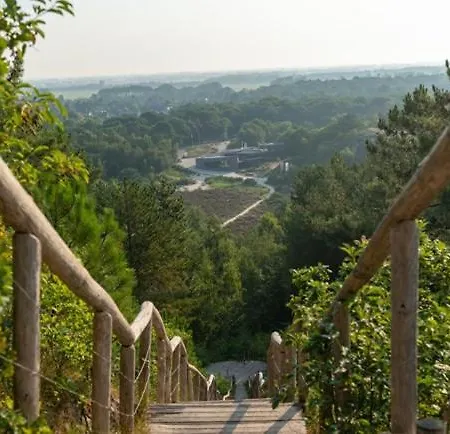 House Met Parkeerplaats In Het Centrum אגמונד אן זי