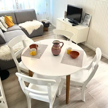 House Met Parkeerplaats In Het Centrum בית נופש אגמונד אן זי